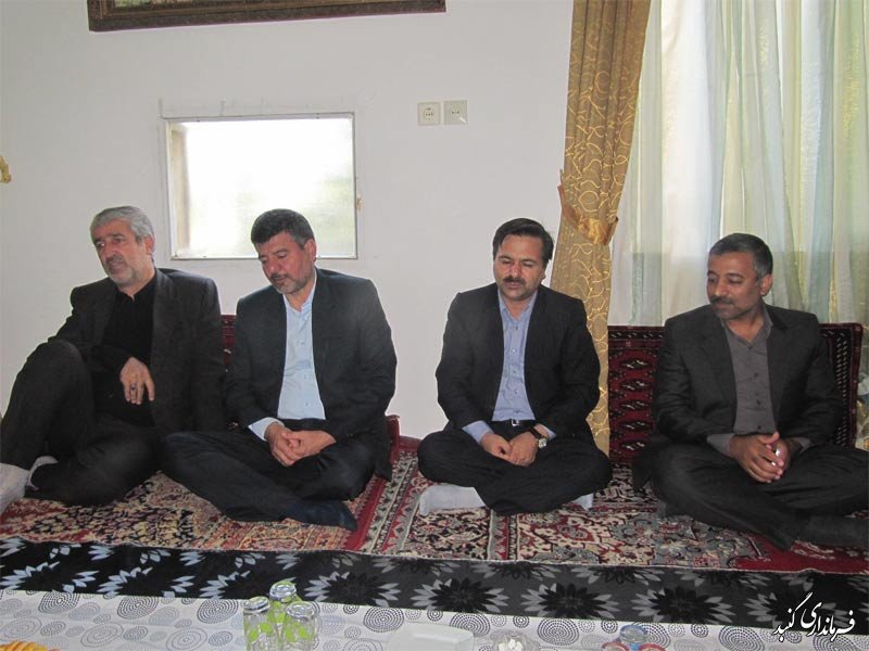 معاون استاندار و رئیس سازمان جهاد از خانواده مرحوم رحمت الله بهمرام دیدار کرد