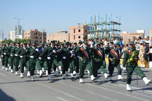 ملت ایران صلح طلب و دوران دفاع مقدس نماد عظمت و اقتدار مردم است